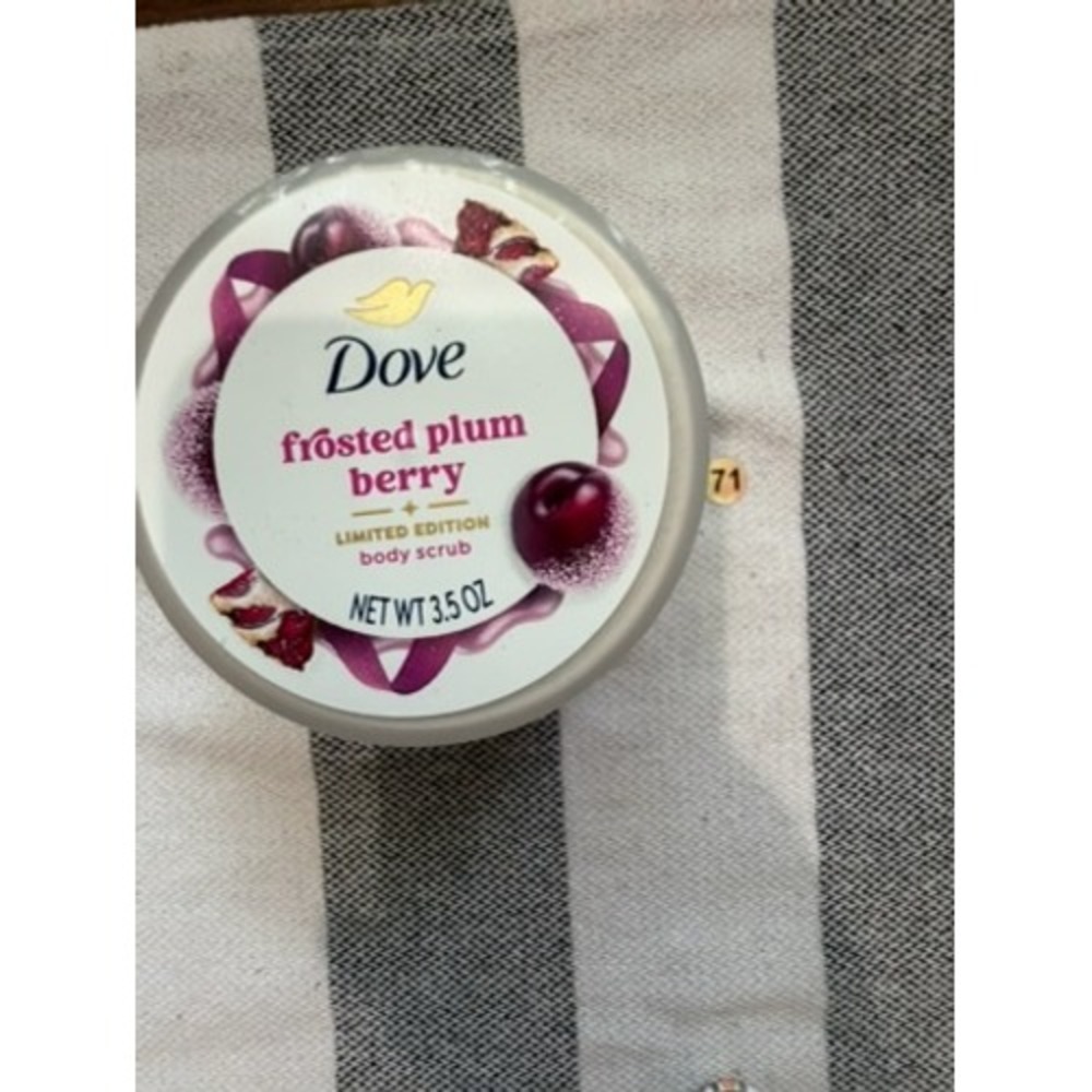 Dove Frosted Plum Berry Limited Edition Body Scrub Exfoliating Polish 3.5 oz